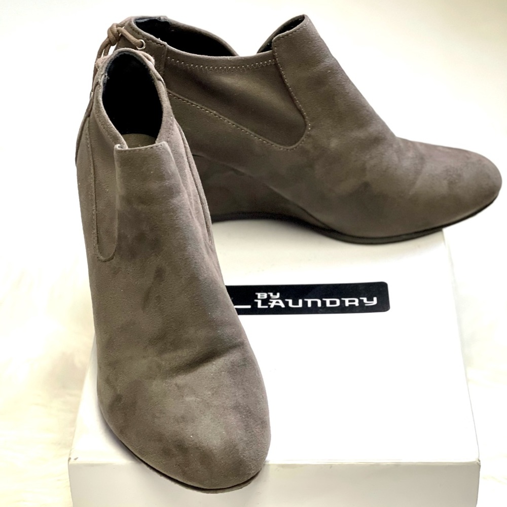 Chinese Laundry Grey Slate Suede wedge ankle boots